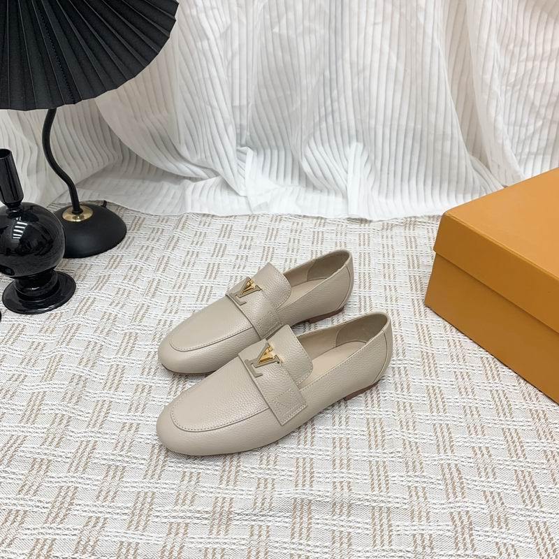 LV Women's Shoes 931